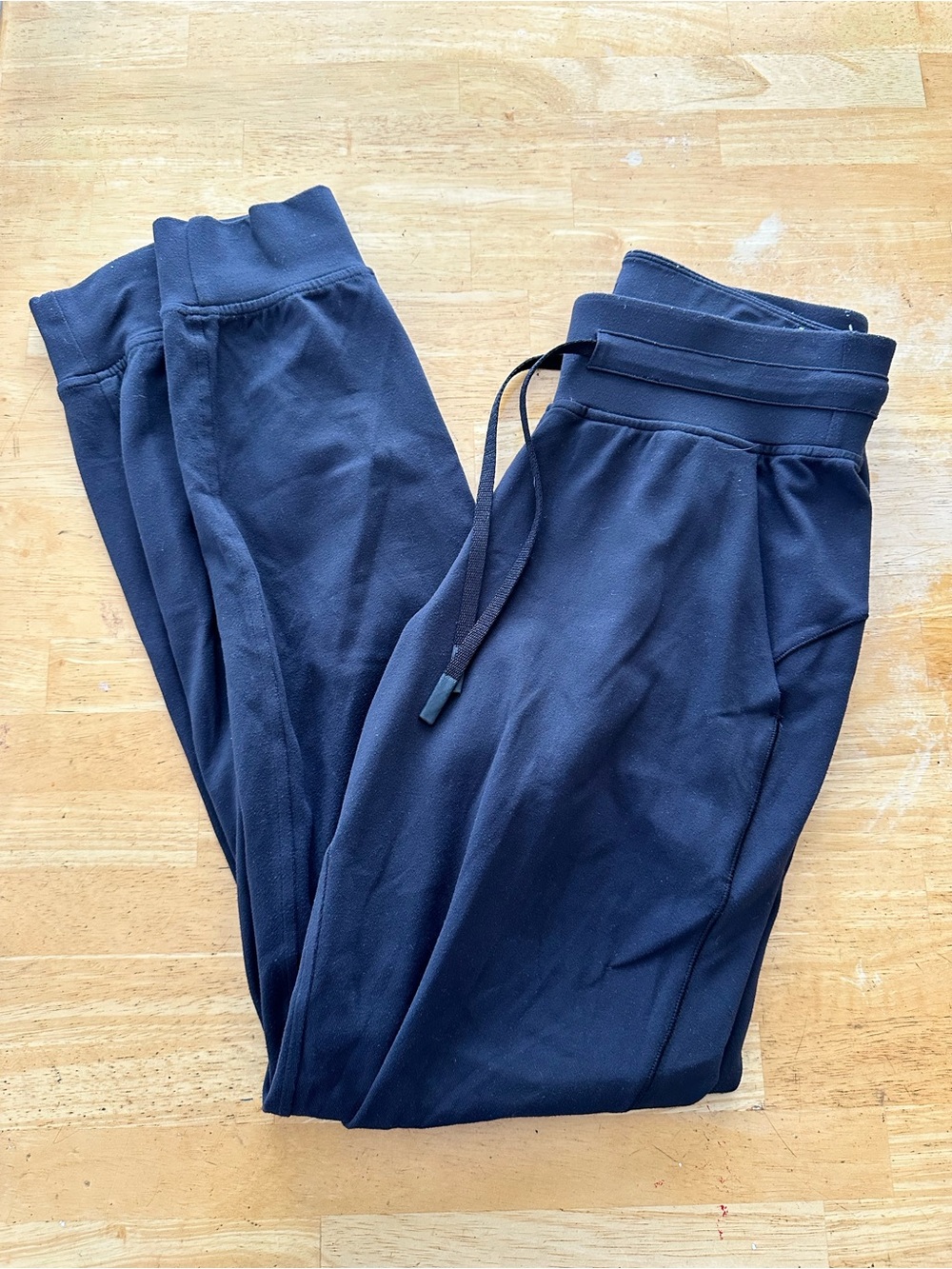 Lululemon joggers size 4